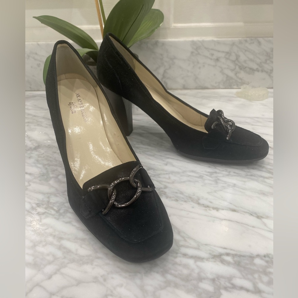 Anne Klein Black Suede Iflex Heels with Black Chain Accent. Flexible Comfort.